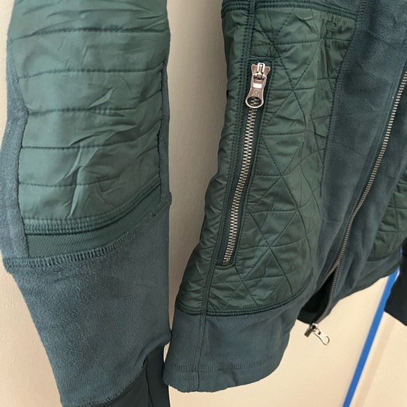 lululemon fleece run jacket size 6 - Picture 7 of 7
